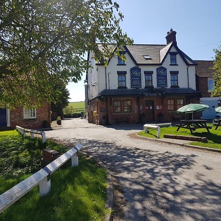 The Blue Bell Inn Weaverthorpe Eksteriør billede