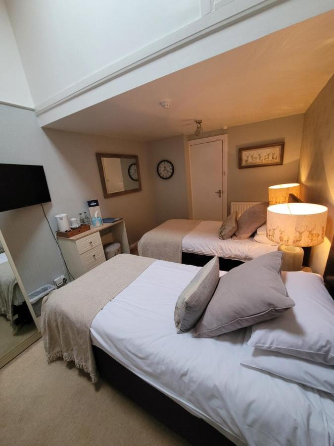 The Blue Bell Inn Weaverthorpe Eksteriør billede