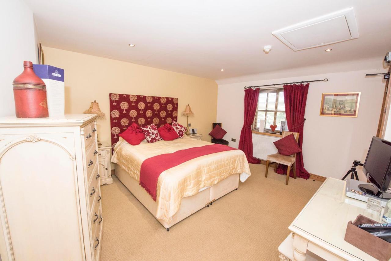 The Blue Bell Inn Weaverthorpe Eksteriør billede